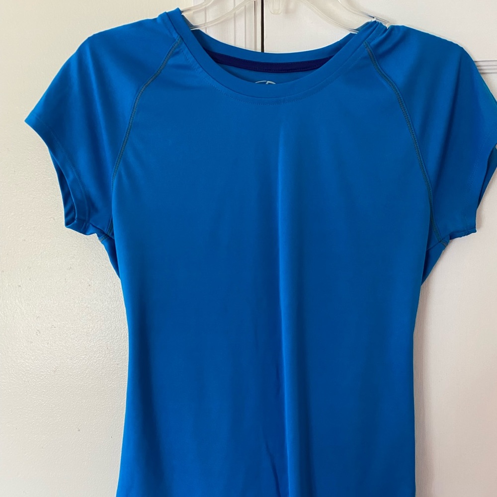 Athletic shirt